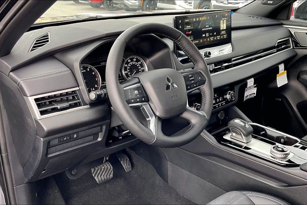 2026 Mitsubishi Outlander LE