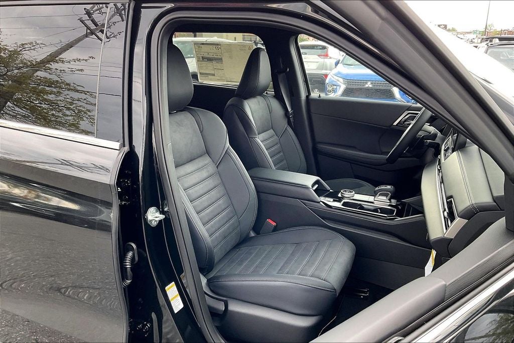 2026 Mitsubishi Outlander LE