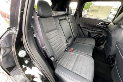 2026 Mitsubishi Outlander LE