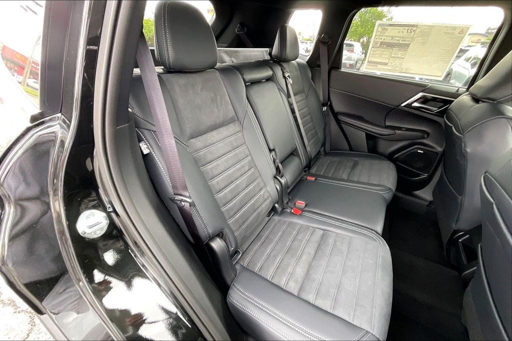 2026 Mitsubishi Outlander LE