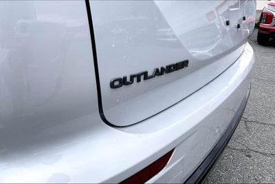 2026 Mitsubishi Outlander LE