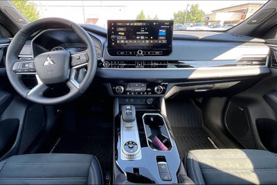 2026 Mitsubishi Outlander LE