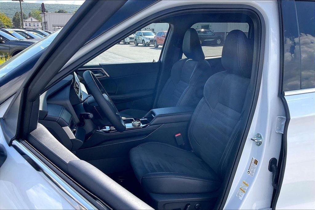 2026 Mitsubishi Outlander LE