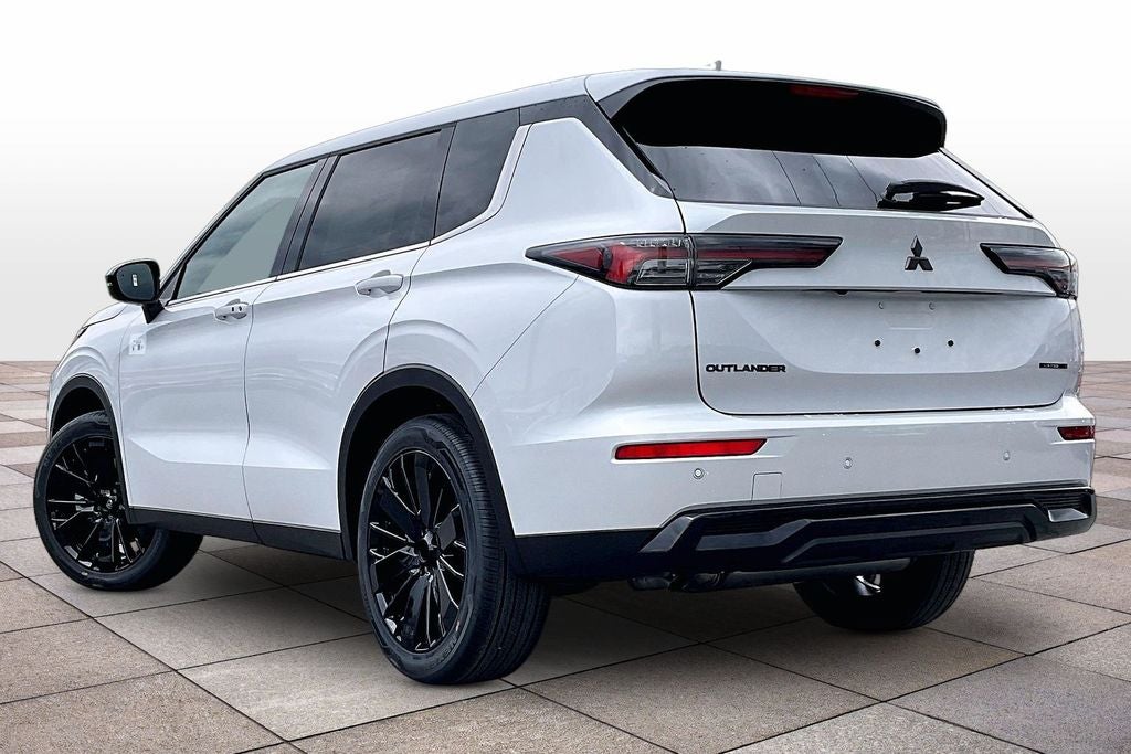 2026 Mitsubishi Outlander LE