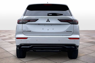 2026 Mitsubishi Outlander LE