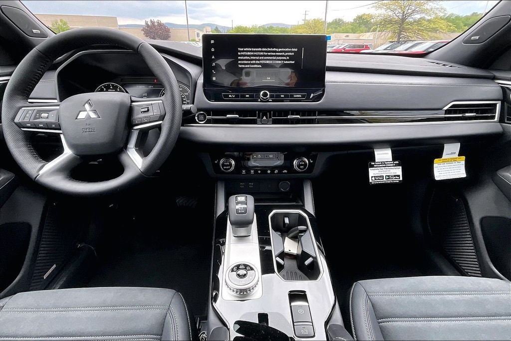 2026 Mitsubishi Outlander LE