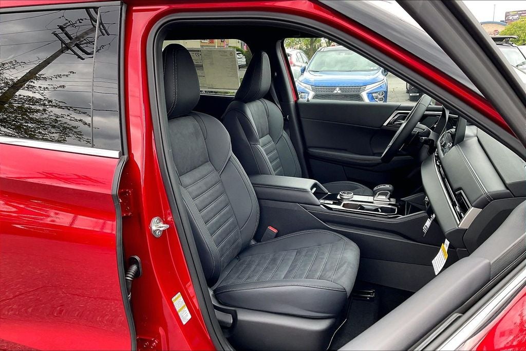 2026 Mitsubishi Outlander LE