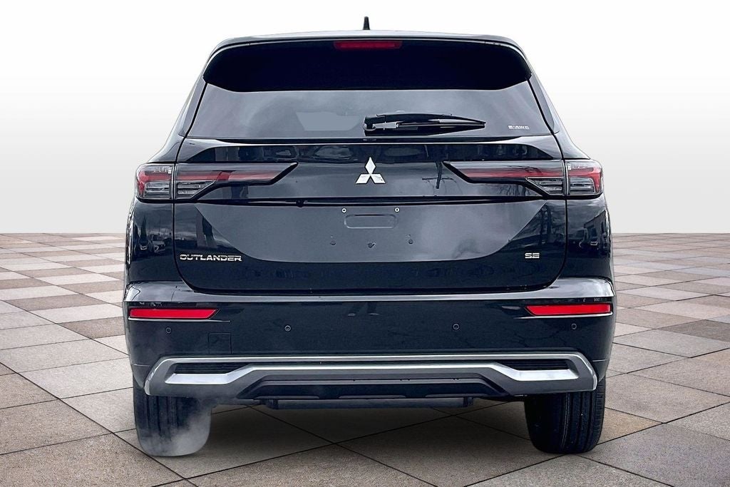2026 Mitsubishi Outlander SE