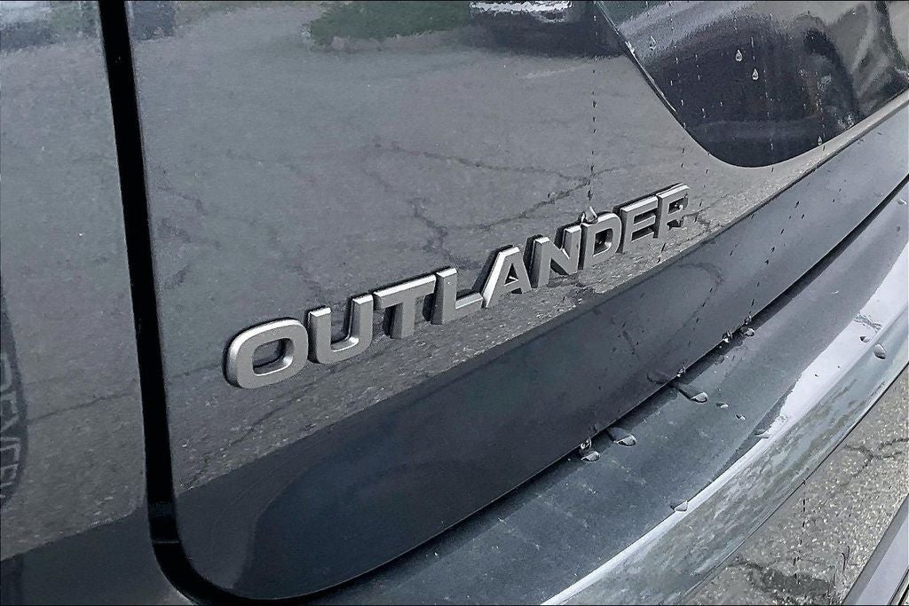 2026 Mitsubishi Outlander LE