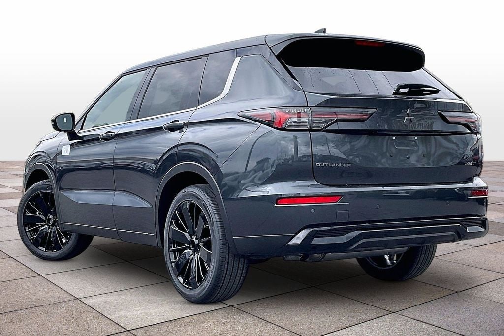 2026 Mitsubishi Outlander LE