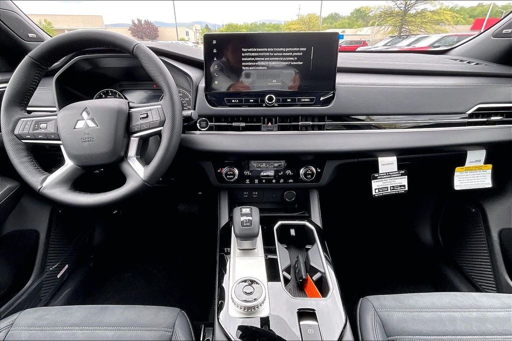 2026 Mitsubishi Outlander LE