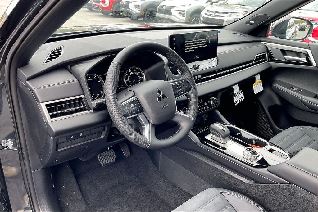 2026 Mitsubishi Outlander LE