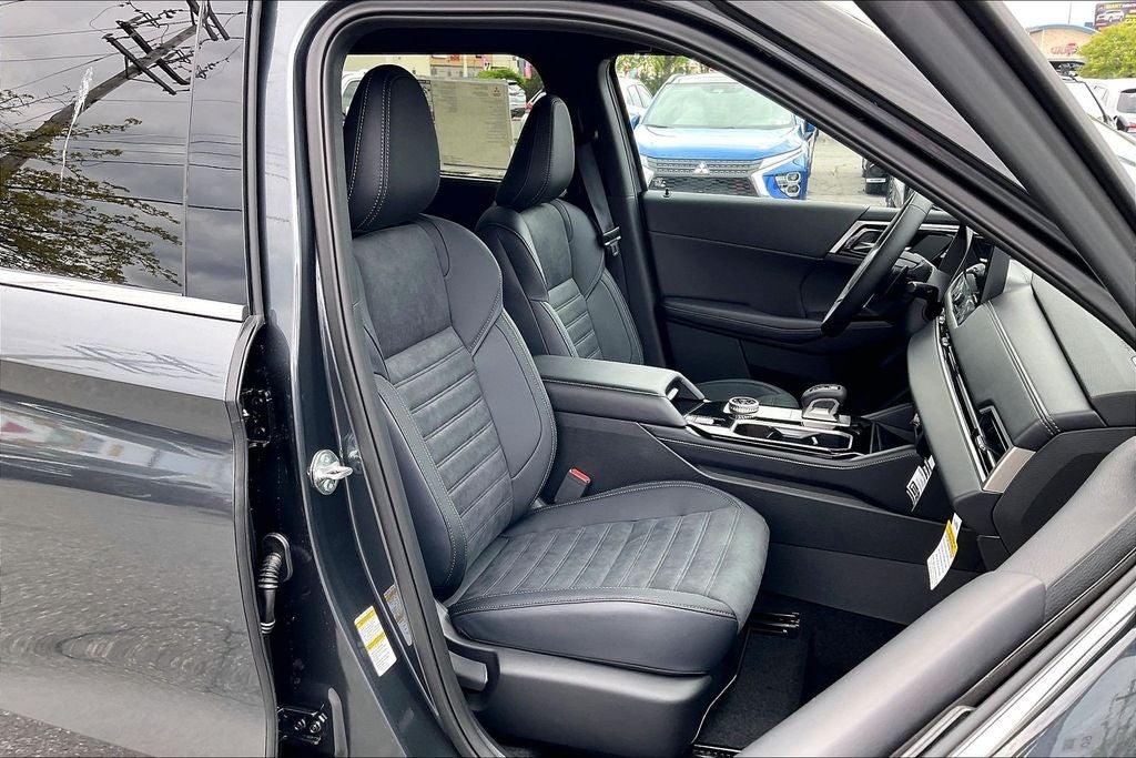 2026 Mitsubishi Outlander LE