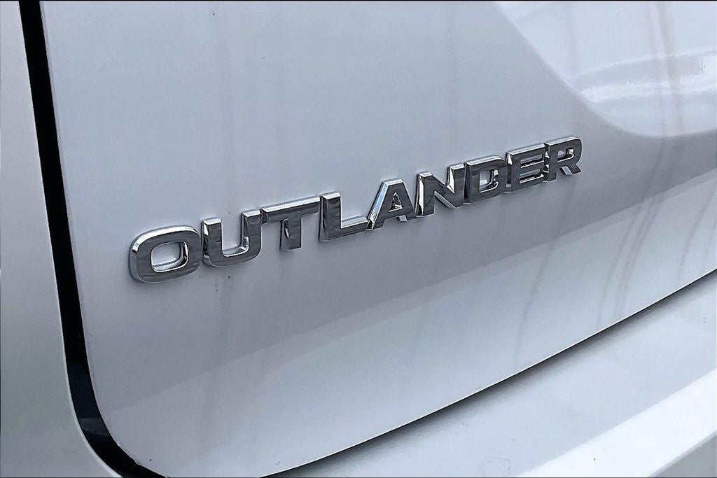 2026 Mitsubishi Outlander SE