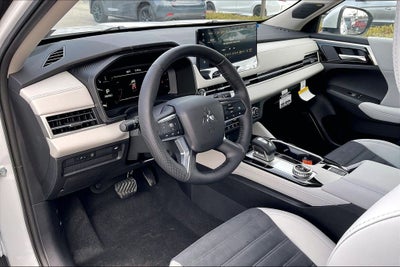 2026 Mitsubishi Outlander SE