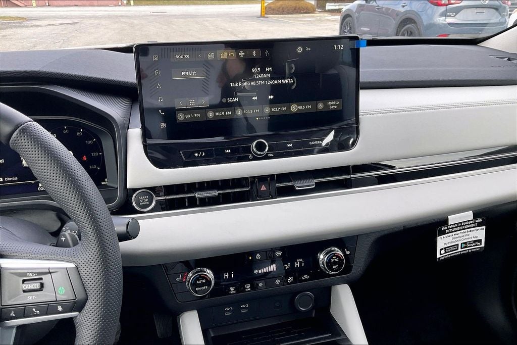 2026 Mitsubishi Outlander SE