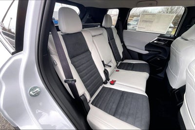 2026 Mitsubishi Outlander SE