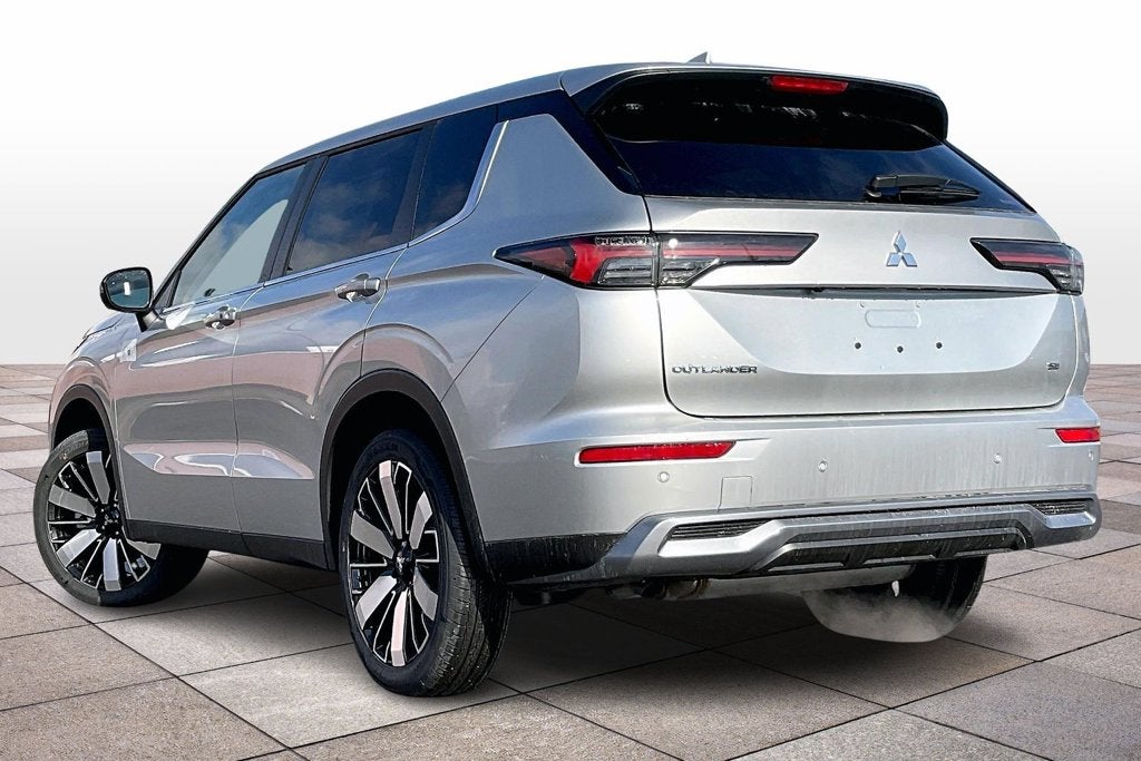2026 Mitsubishi Outlander SE
