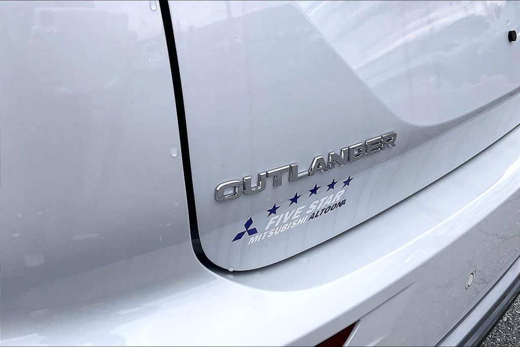 2026 Mitsubishi Outlander SE