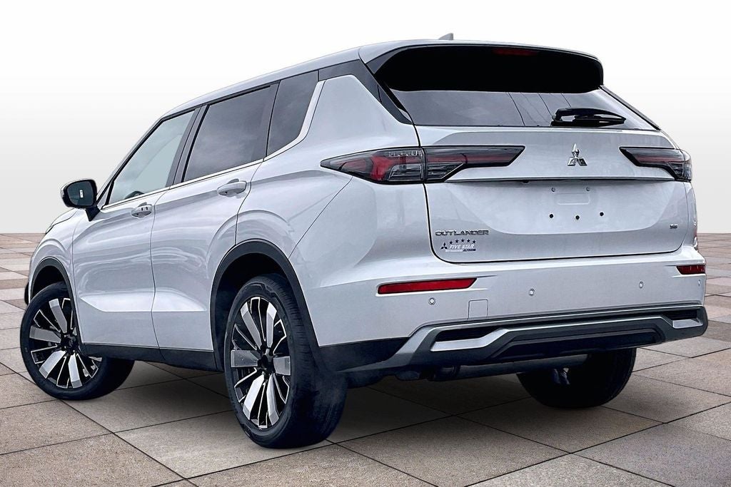 2026 Mitsubishi Outlander SE