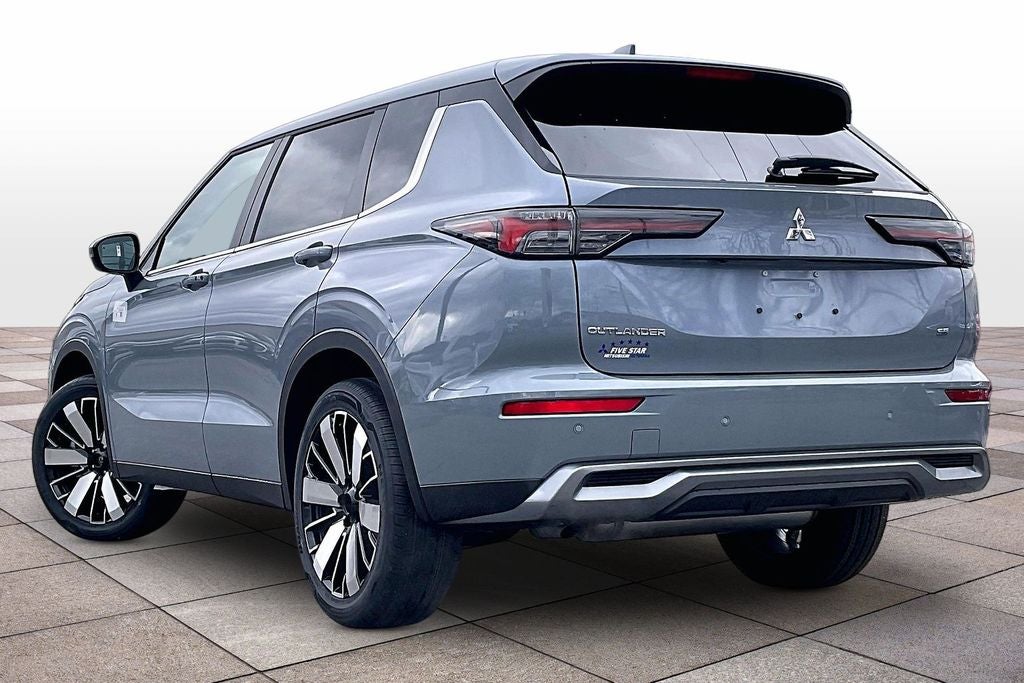 2026 Mitsubishi Outlander SE