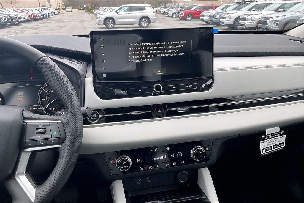 2026 Mitsubishi Outlander SE