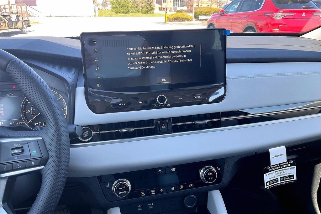 2026 Mitsubishi Outlander SE