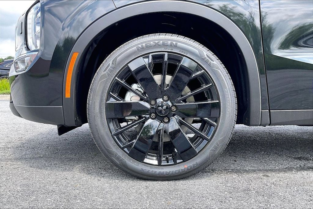 2026 Mitsubishi Outlander LE