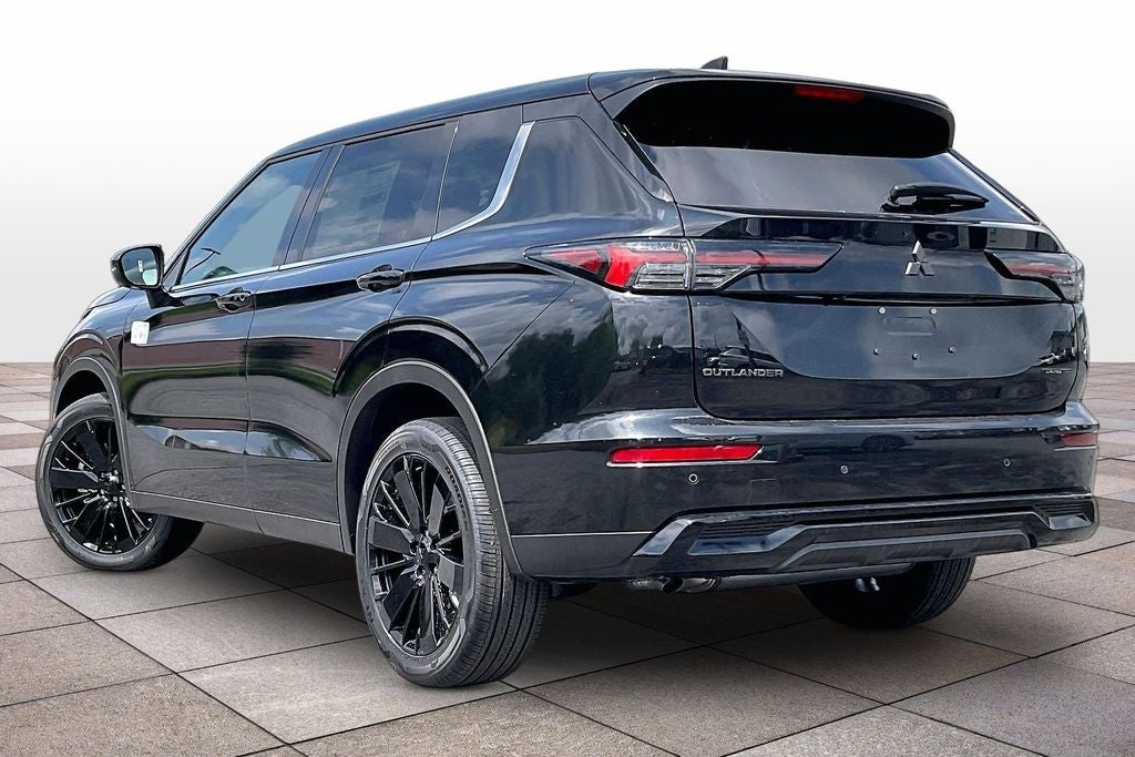 2026 Mitsubishi Outlander LE