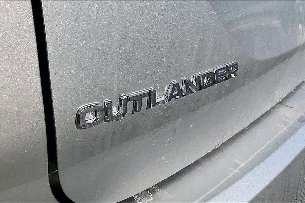 2026 Mitsubishi Outlander SE