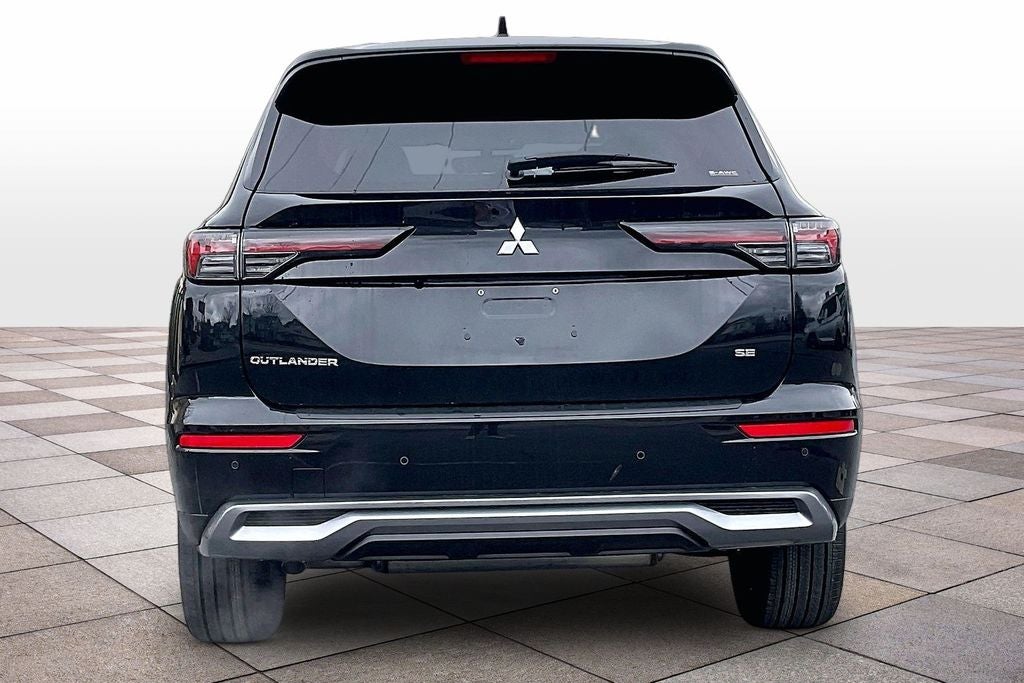 2026 Mitsubishi Outlander SE