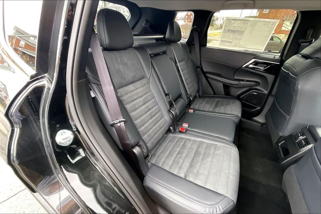 2026 Mitsubishi Outlander SE