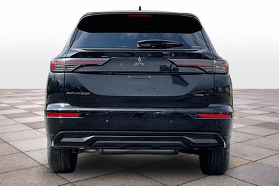 2026 Mitsubishi Outlander LE