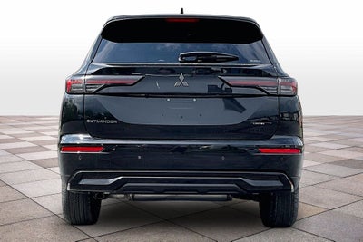 2026 Mitsubishi Outlander LE