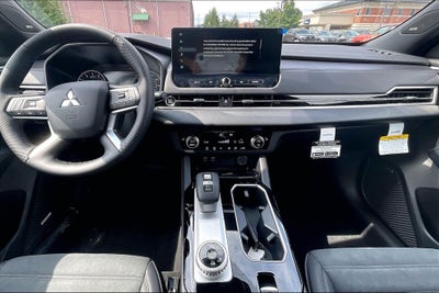 2026 Mitsubishi Outlander LE