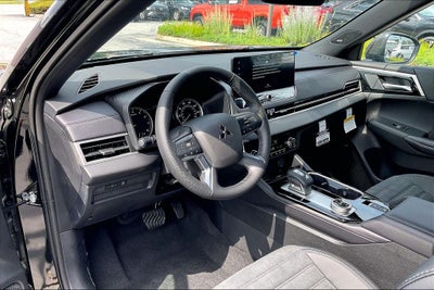 2026 Mitsubishi Outlander LE