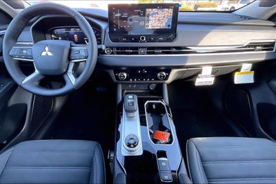 2026 Mitsubishi Outlander SE