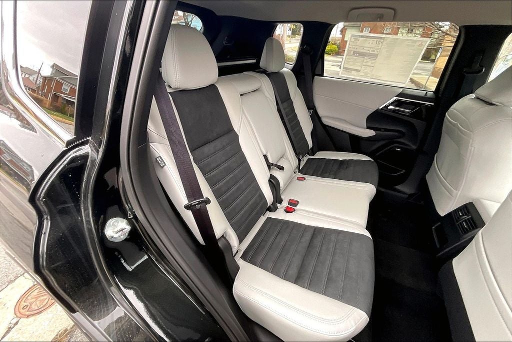 2026 Mitsubishi Outlander SE