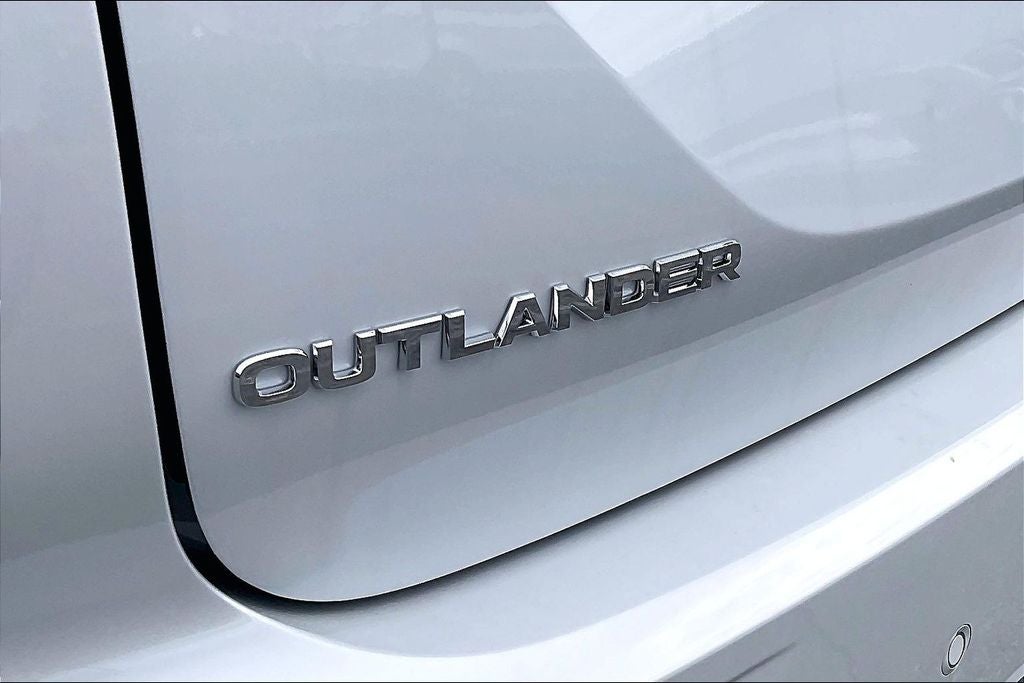 2026 Mitsubishi Outlander SE