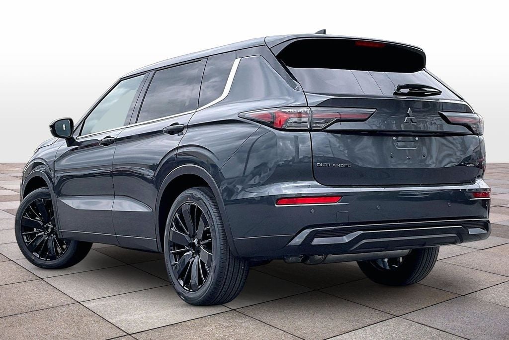 2026 Mitsubishi Outlander LE