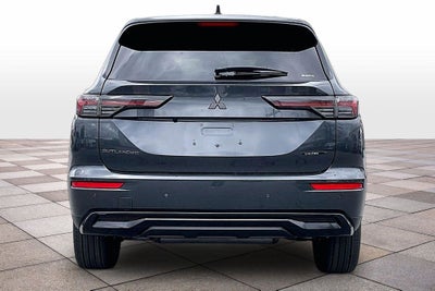2026 Mitsubishi Outlander LE