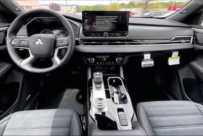 2026 Mitsubishi Outlander LE