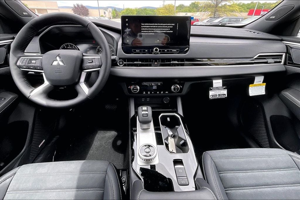 2026 Mitsubishi Outlander LE