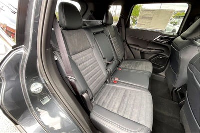 2026 Mitsubishi Outlander LE