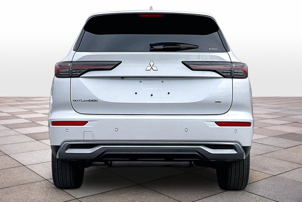 2026 Mitsubishi Outlander SE