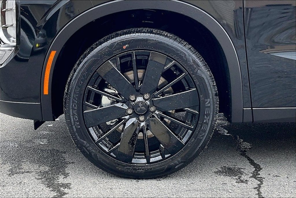 2026 Mitsubishi Outlander LE