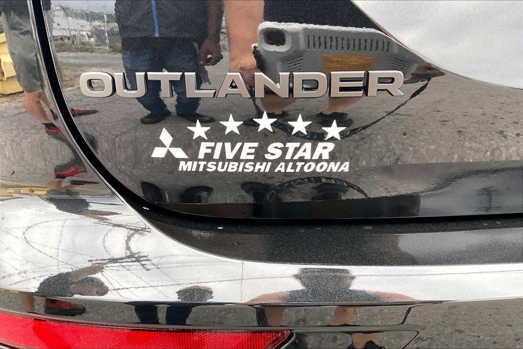 2026 Mitsubishi Outlander LE