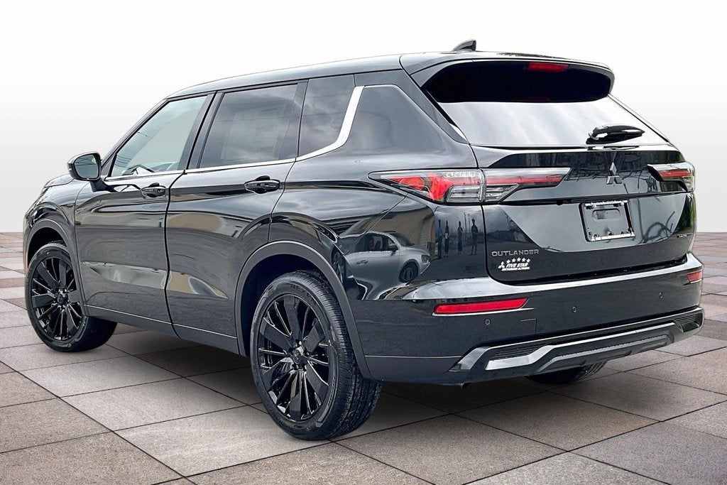 2026 Mitsubishi Outlander LE