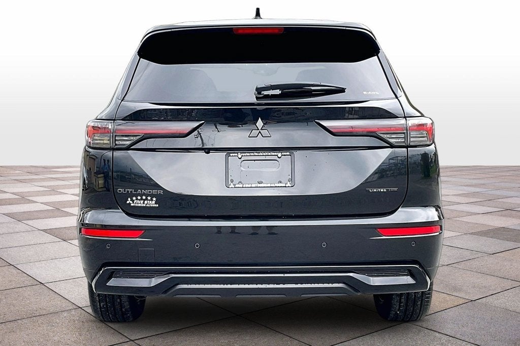 2026 Mitsubishi Outlander LE