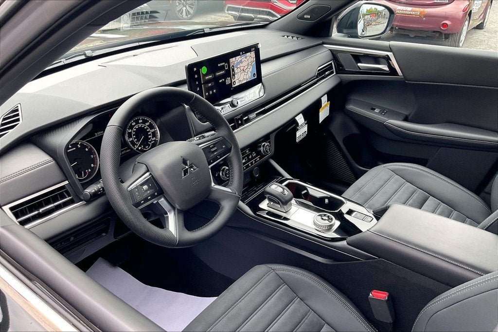 2026 Mitsubishi Outlander LE